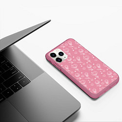 Чехол iPhone 11 Pro матовый Цветы и сердца паттерн, цвет: 3D-малиновый — фото 2