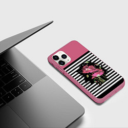 Чехол iPhone 11 Pro матовый Розовые акварельные маки на полосатом фоне, цвет: 3D-малиновый — фото 2