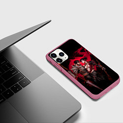 Чехол iPhone 11 Pro матовый Серый страж и Морриган, цвет: 3D-малиновый — фото 2