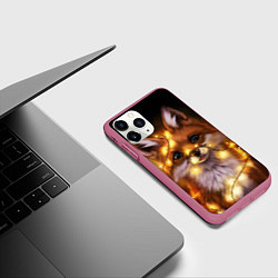 Чехол iPhone 11 Pro матовый Лисенок в гирлянде, цвет: 3D-малиновый — фото 2