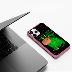 Чехол iPhone 11 Pro матовый Капибара дракон, цвет: 3D-малиновый — фото 2