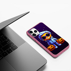 Чехол iPhone 11 Pro матовый Happy pumpkin, цвет: 3D-малиновый — фото 2