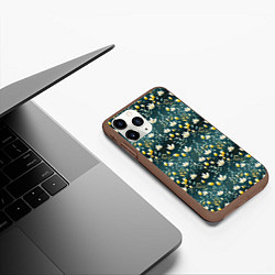 Чехол iPhone 11 Pro матовый Цветочки на зеленом поле паттерн, цвет: 3D-коричневый — фото 2