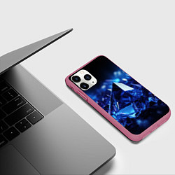 Чехол iPhone 11 Pro матовый Синие прозрачные алмазы, цвет: 3D-малиновый — фото 2