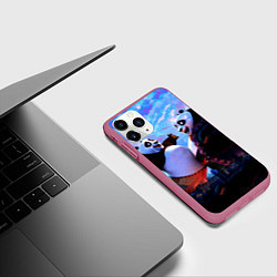 Чехол iPhone 11 Pro матовый Кунг-фу Панда Friend, цвет: 3D-малиновый — фото 2