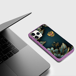 Чехол iPhone 11 Pro матовый Золотые листья и герб России, цвет: 3D-фиолетовый — фото 2