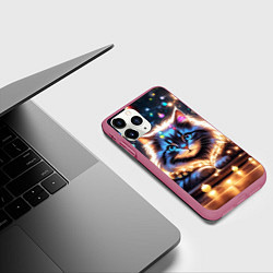 Чехол iPhone 11 Pro матовый Кот с гирляндой среди новогодних украшений, цвет: 3D-малиновый — фото 2