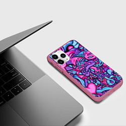 Чехол iPhone 11 Pro матовый Узор розово-фиолетовый черепа и сердца, цвет: 3D-малиновый — фото 2