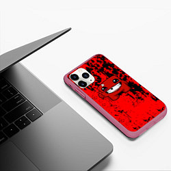 Чехол iPhone 11 Pro матовый Super Meat Boy краски, цвет: 3D-малиновый — фото 2