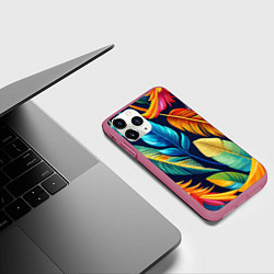 Чехол iPhone 11 Pro матовый Пёстрые пёрышки попугаев, цвет: 3D-малиновый — фото 2