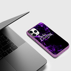 Чехол iPhone 11 Pro матовый Поднятие уровня в одиночку - фиолетовое пламя, цвет: 3D-фиолетовый — фото 2
