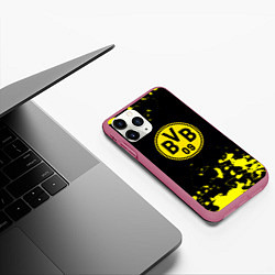 Чехол iPhone 11 Pro матовый Borussia краски жёлтые, цвет: 3D-малиновый — фото 2