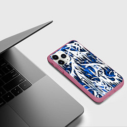 Чехол iPhone 11 Pro матовый Белый и синий узор, цвет: 3D-малиновый — фото 2
