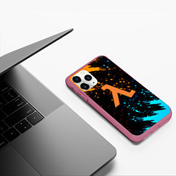 Чехол iPhone 11 Pro матовый Half life текстура краски, цвет: 3D-малиновый — фото 2