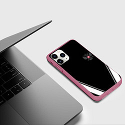 Чехол iPhone 11 Pro матовый Спортивная геометрия герб рф, цвет: 3D-малиновый — фото 2