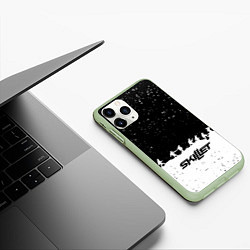 Чехол iPhone 11 Pro матовый Skillet rock music band, цвет: 3D-салатовый — фото 2