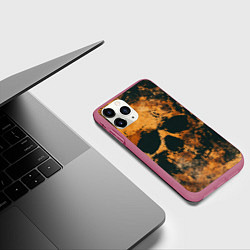 Чехол iPhone 11 Pro матовый Гранжевые черепа, цвет: 3D-малиновый — фото 2