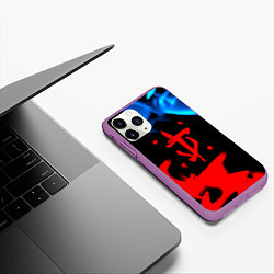 Чехол iPhone 11 Pro матовый Doom logo битва огней, цвет: 3D-фиолетовый — фото 2