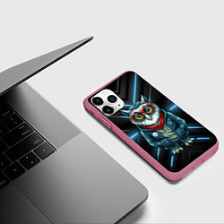 Чехол iPhone 11 Pro матовый Сова в стильной одежде модница, цвет: 3D-малиновый — фото 2