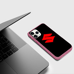 Чехол iPhone 11 Pro матовый Suzuki red logo, цвет: 3D-малиновый — фото 2