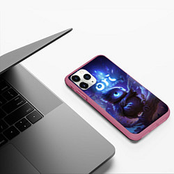 Чехол iPhone 11 Pro матовый Ku Ori and the Will of the Wisps, цвет: 3D-малиновый — фото 2