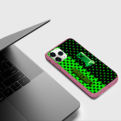 Чехол iPhone 11 Pro матовый Minecraft creeper pattern, цвет: 3D-малиновый — фото 2
