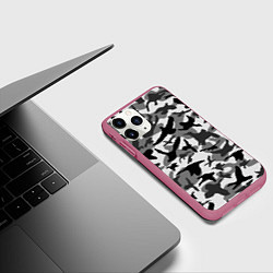 Чехол iPhone 11 Pro матовый Камуфляж птицы чёрный, цвет: 3D-малиновый — фото 2