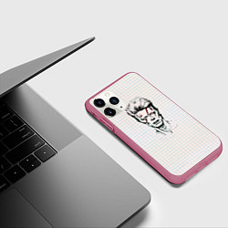 Чехол iPhone 11 Pro матовый Рисунок Дэвида Боуви, цвет: 3D-малиновый — фото 2