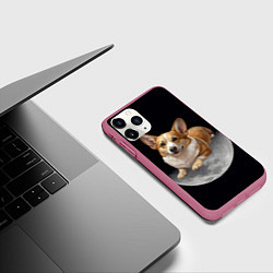 Чехол iPhone 11 Pro матовый Корги и луна, цвет: 3D-малиновый — фото 2