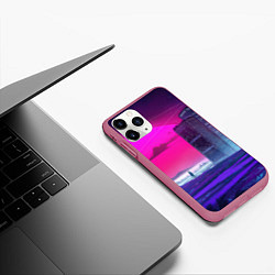 Чехол iPhone 11 Pro матовый Synthwave неоновый город, цвет: 3D-малиновый — фото 2