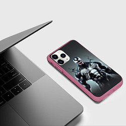 Чехол iPhone 11 Pro матовый Симбиот - Веном, цвет: 3D-малиновый — фото 2
