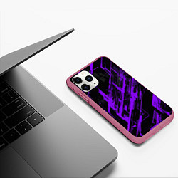 Чехол iPhone 11 Pro матовый Purple stripes on a black background, цвет: 3D-малиновый — фото 2