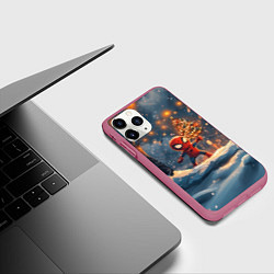 Чехол iPhone 11 Pro матовый Маленький человек-паук держит елку, цвет: 3D-малиновый — фото 2