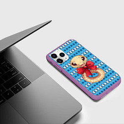 Чехол iPhone 11 Pro матовый Милая змейка с бантиком, цвет: 3D-фиолетовый — фото 2