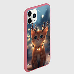 Чехол iPhone 11 Pro матовый Котенок с новогодними рожками, цвет: 3D-малиновый — фото 2