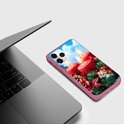 Чехол iPhone 11 Pro матовый Рождество - свечи и шишки, цвет: 3D-малиновый — фото 2