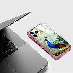 Чехол iPhone 11 Pro матовый Павлин в природе, цвет: 3D-малиновый — фото 2