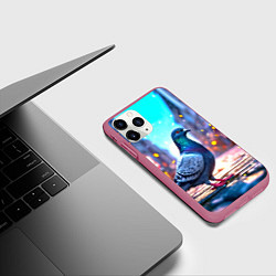 Чехол iPhone 11 Pro матовый Городской голубь, цвет: 3D-малиновый — фото 2