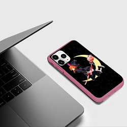 Чехол iPhone 11 Pro матовый Ведьма с яблоком летит на метле, цвет: 3D-малиновый — фото 2