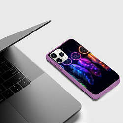 Чехол iPhone 11 Pro матовый Ловцы снов - свечение перьев, цвет: 3D-фиолетовый — фото 2