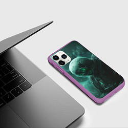 Чехол iPhone 11 Pro матовый Космонавт скелет с зеленым светом, цвет: 3D-фиолетовый — фото 2