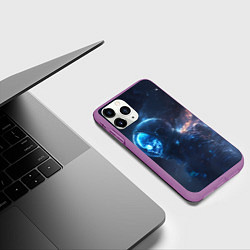 Чехол iPhone 11 Pro матовый Синий скелет космонавта, цвет: 3D-фиолетовый — фото 2