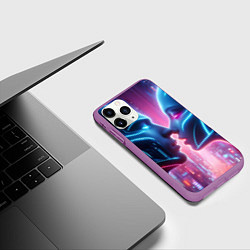 Чехол iPhone 11 Pro матовый Cyber love - metropolis neon glow, цвет: 3D-фиолетовый — фото 2