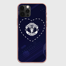 Чехол для iPhone 12 Pro Max Лого Manchester United в сердечке на фоне мячей, цвет: 3D-светло-розовый