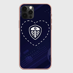 Чехол для iPhone 12 Pro Max Лого Leeds United в сердечке на фоне мячей, цвет: 3D-светло-розовый