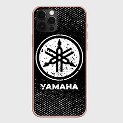 Чехол iPhone 12 Pro Max Yamaha с потертостями на темном фоне