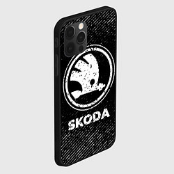 Чехол для iPhone 12 Pro Skoda с потертостями на темном фоне, цвет: 3D-черный — фото 2