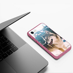 Чехол iPhone 7/8 матовый Волк и снег, цвет: 3D-малиновый — фото 2