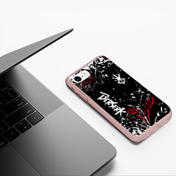 Чехол iPhone 7/8 матовый Берсерк Черная маска, цвет: 3D-светло-розовый — фото 2