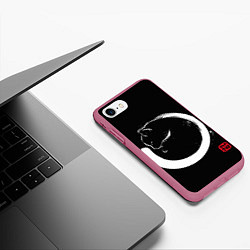 Чехол iPhone 7/8 матовый Кошечка спит на тебе Инь Янь, цвет: 3D-малиновый — фото 2